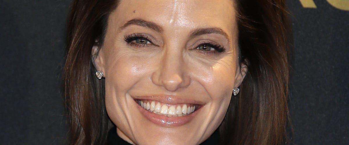 Angelina Jolie To Direct Cambodia-Set 'First They Killed My Father' For Netflix